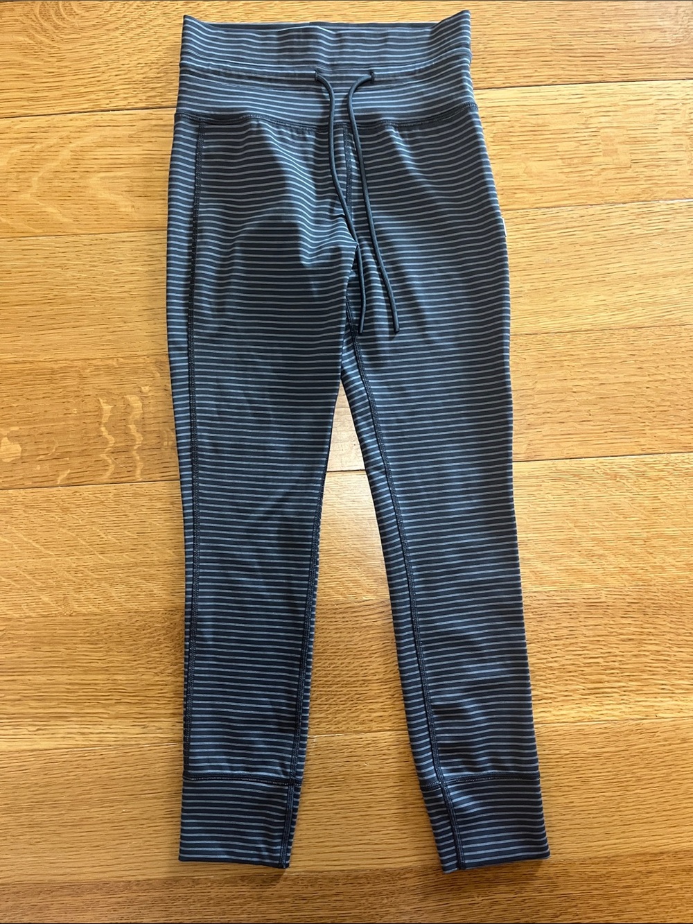 Vuori daily legging grey stripe small